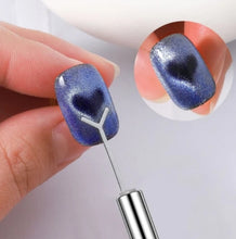 Load image into Gallery viewer, Y Cat Eye Magnet
